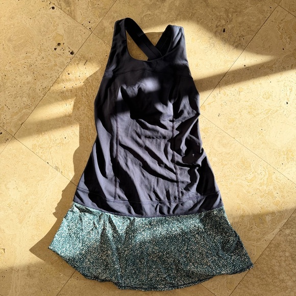 Lululemon Hot Hitter Dress Size 4 - Picture 5 of 9